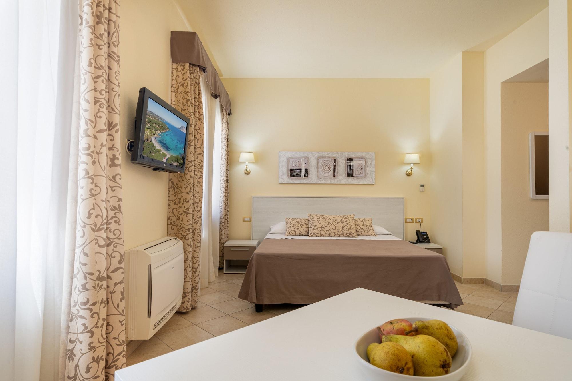 Hotel Regina Elena Olbia Exteriör bild