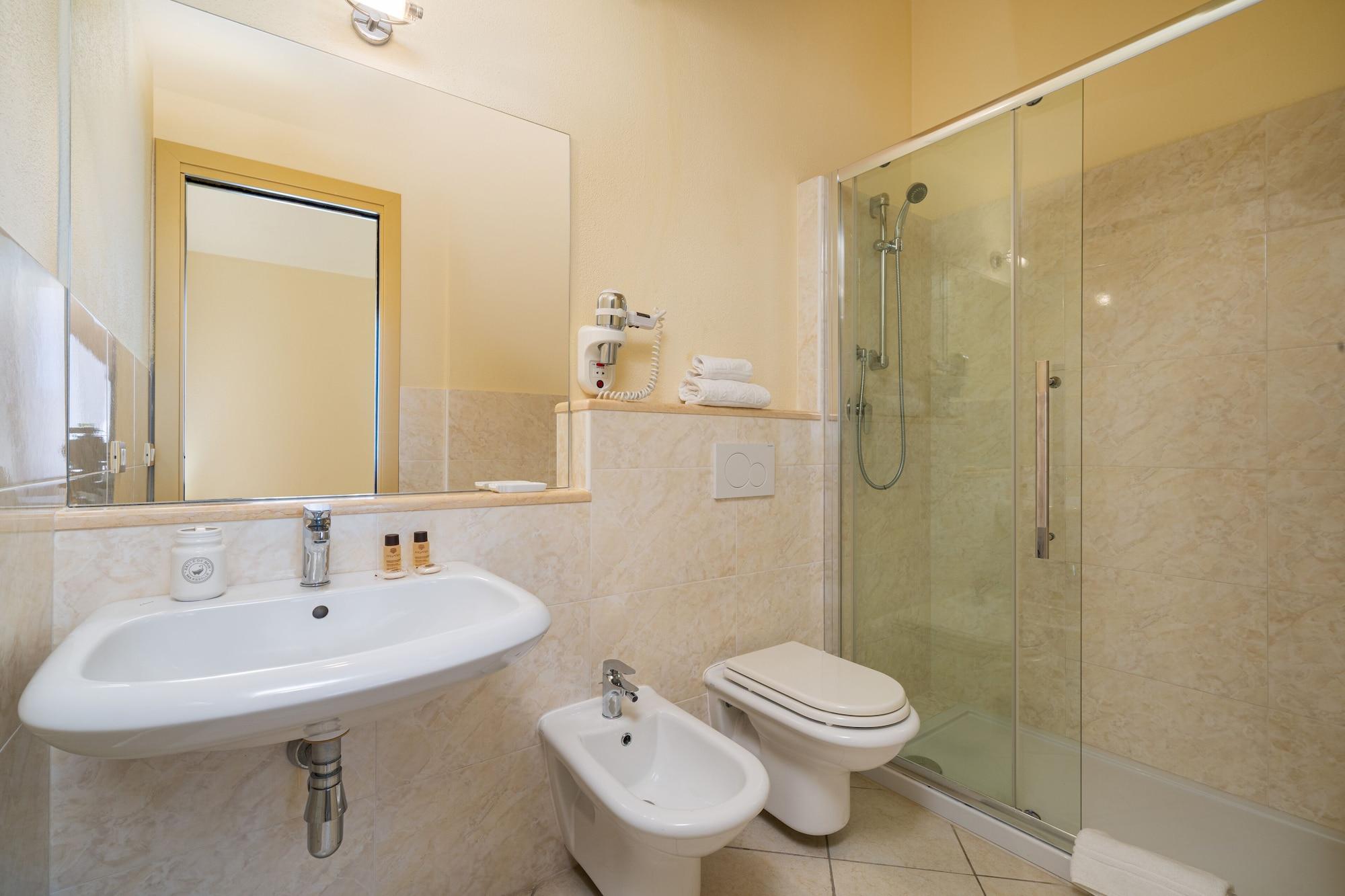 Hotel Regina Elena Olbia Exteriör bild