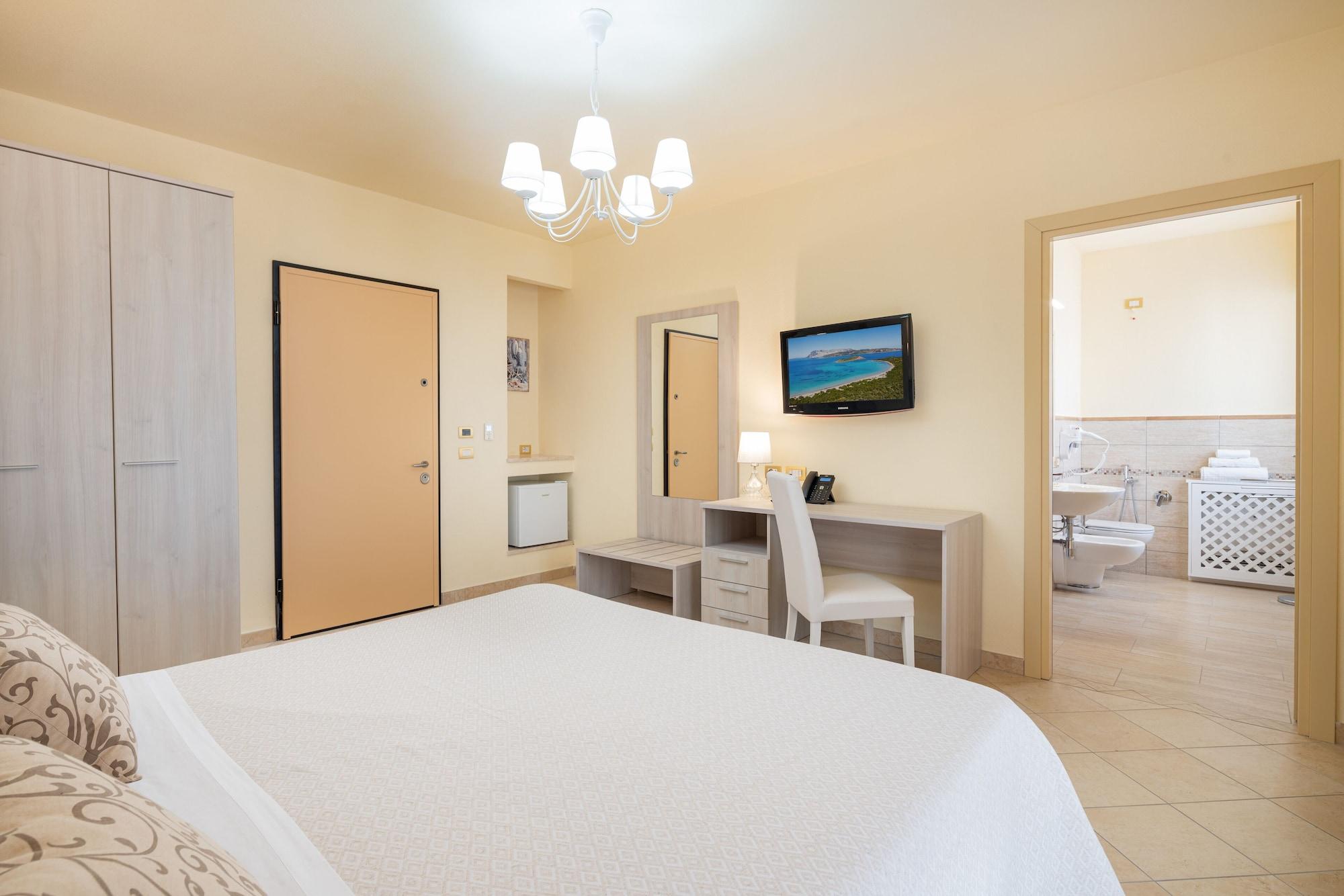 Hotel Regina Elena Olbia Exteriör bild
