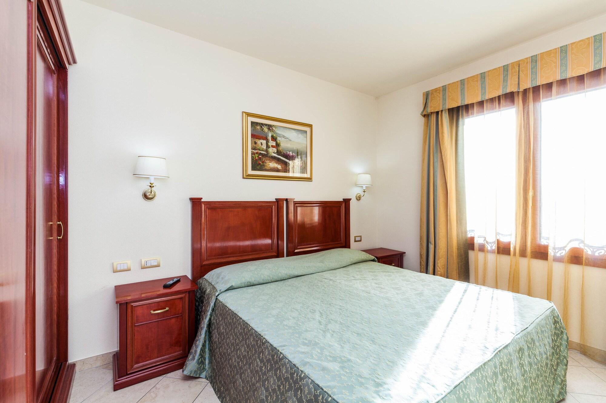 Hotel Regina Elena Olbia Exteriör bild
